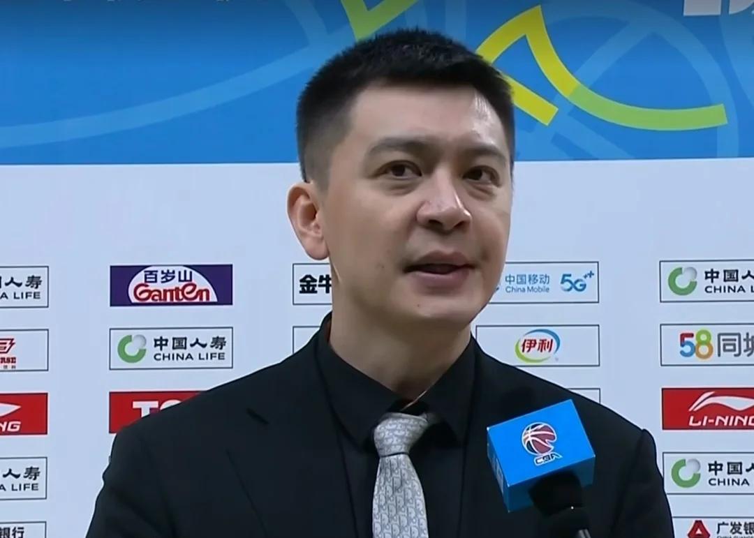 辽宁男篮再次获胜，领跑大局