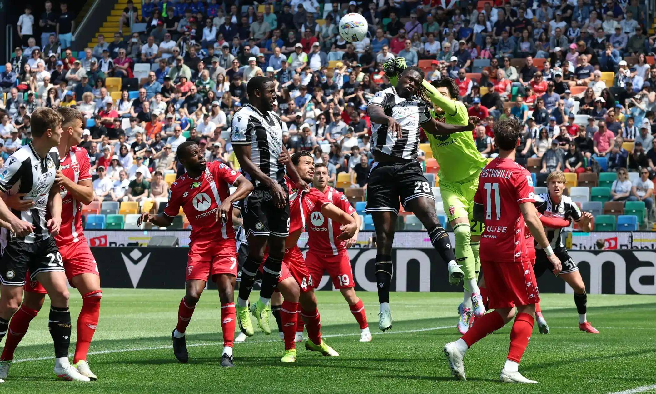 意甲实时比分：拉齐奥1-1战平乌迪内斯，平局收场