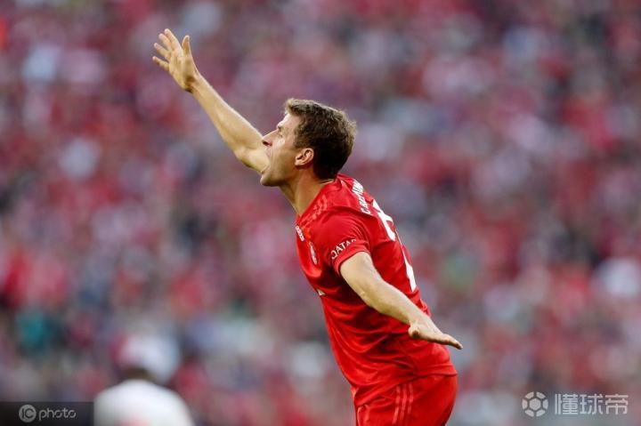 克林斯曼助攻,帮助球队取得胜利领先优势 克林斯曼助攻,帮助球队取得胜利领先优势