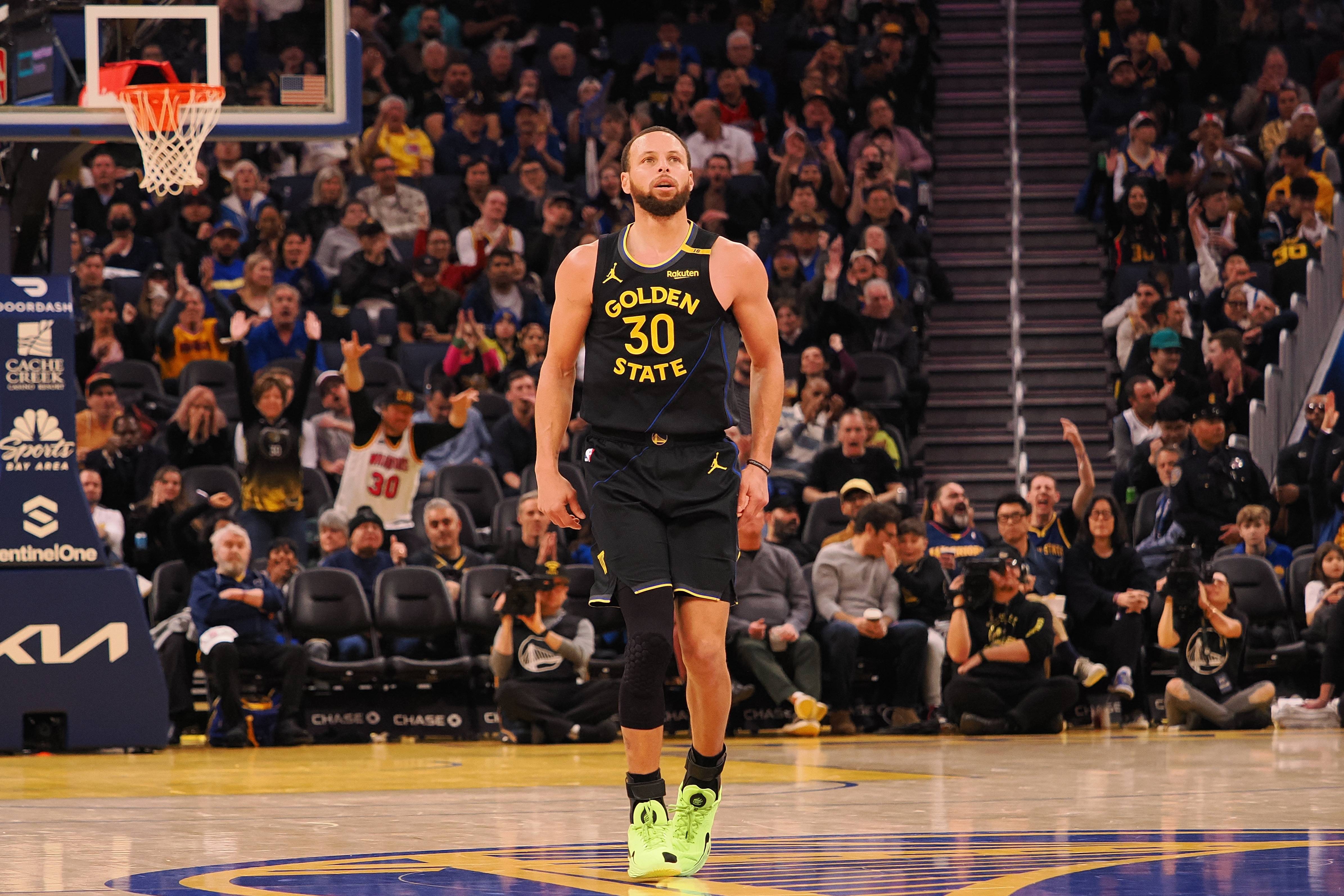 勇士绝杀骑士,库里关键三分制胜 勇士绝杀骑士,库里关键三分制胜